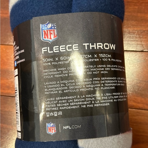 NWT-NFL New England Patriots Fleece Throw Blanket 50” x 60” - Picture 3 of 5